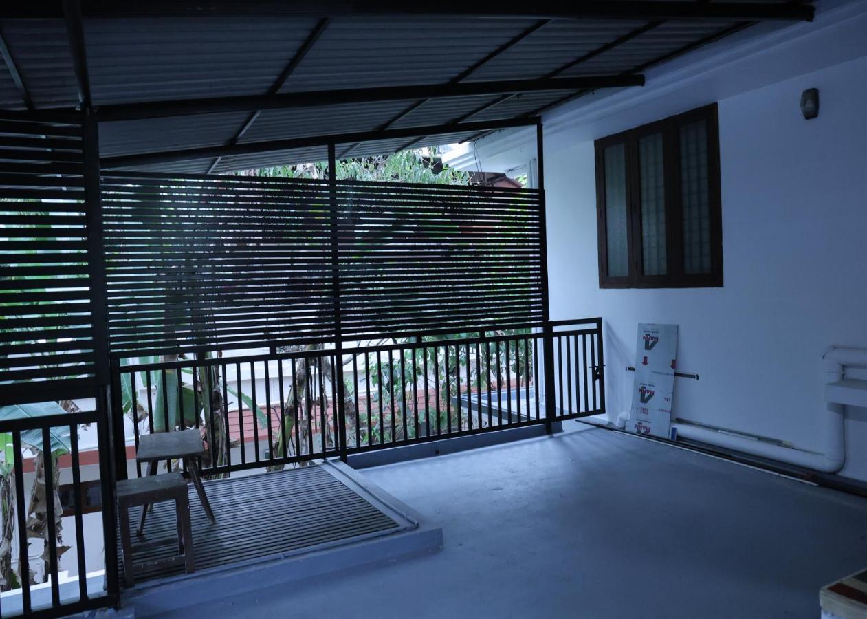 Malpans Mansion Hotel Nedumbassery Buitenkant foto