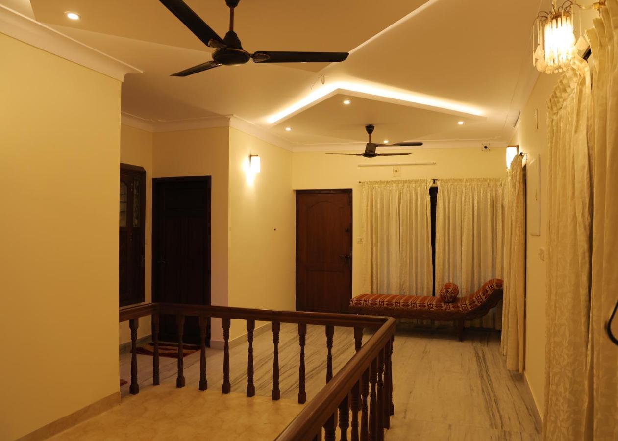 Malpans Mansion Hotel Nedumbassery Buitenkant foto